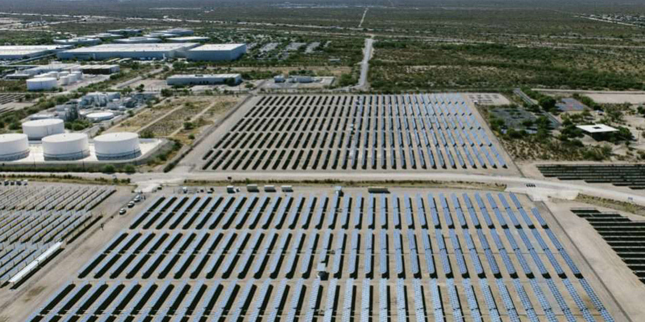 Un grande campo fotovoltaico alimenta la sede di un gigante del web