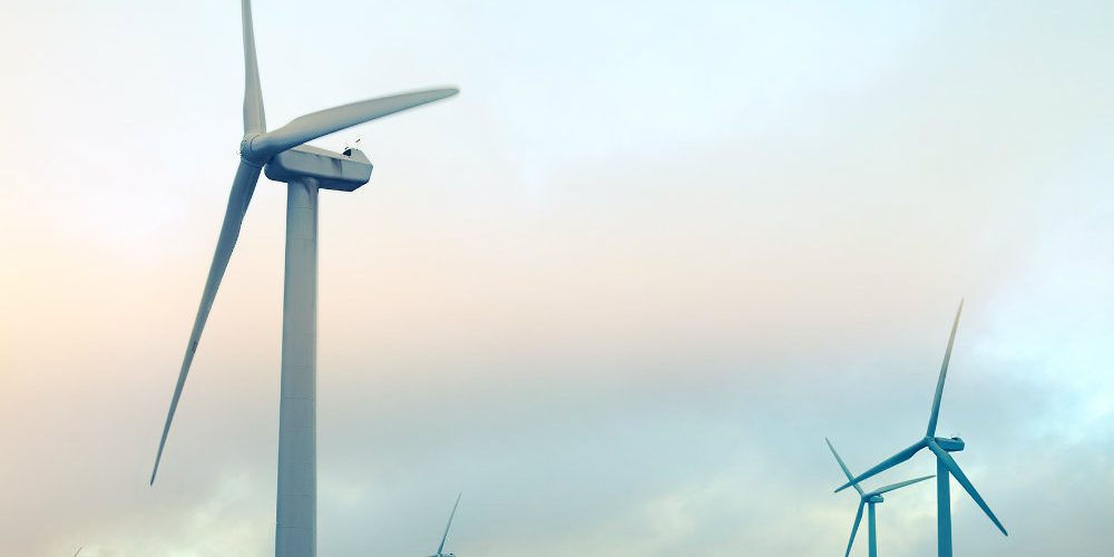 Pale eoliche sull’isola greca di Tilos, la prima nel Mediterraneo alimentata solo da energia rinnovabile